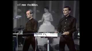 Kraftwerk  Das Model Na Sowas  ZDF German Television original transmission 29031982 [upl. by Pember538]